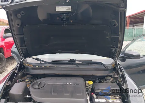 2015 Jeep Cherokee Latitude z USA, uszkodzony, nr VIN 1C4PJMCS6FW755434